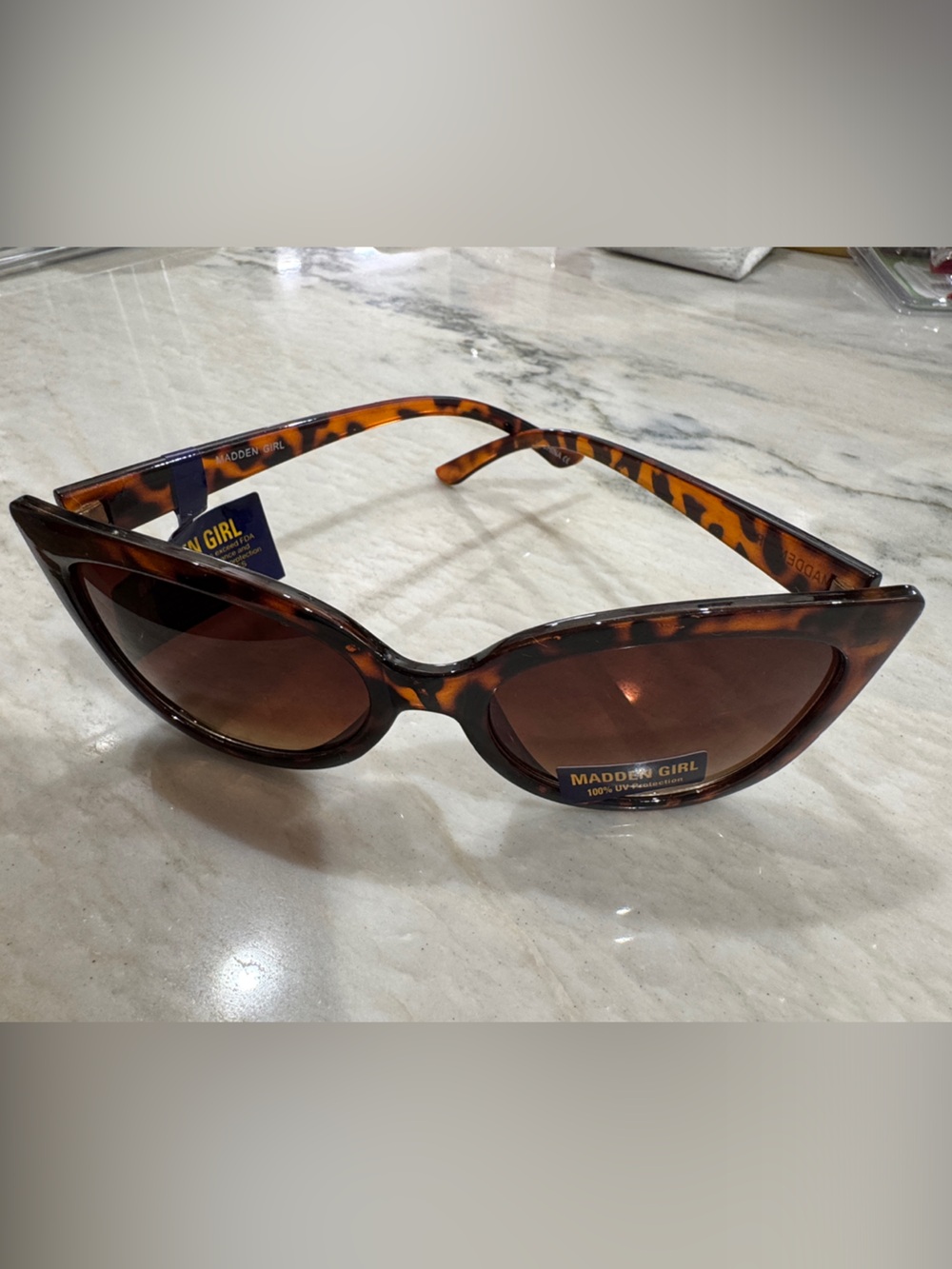 New Madden Girl Tortoise Cat Eye Sunglasses with Brown gradient Lenses